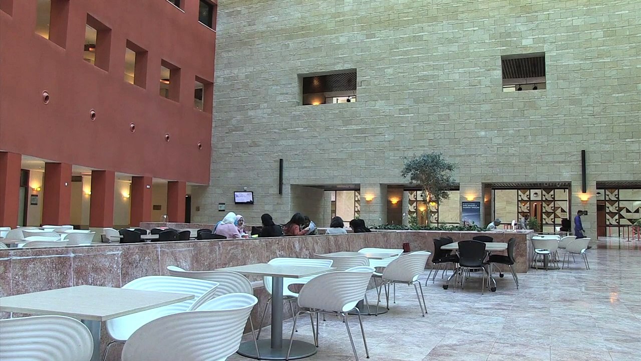 Frauen in katar starten durch