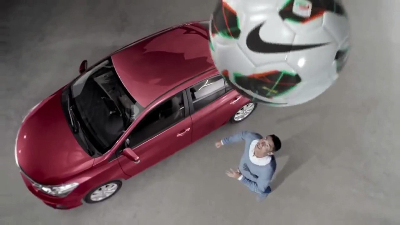 Pub - Toyota Yaris avec Cristiano Ronaldo - 2014 (HD)