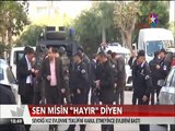 Sen misin 'Hayır' diyen sevdiği kız evlenme teklifini reddedince pompalıyla evlerini bastı