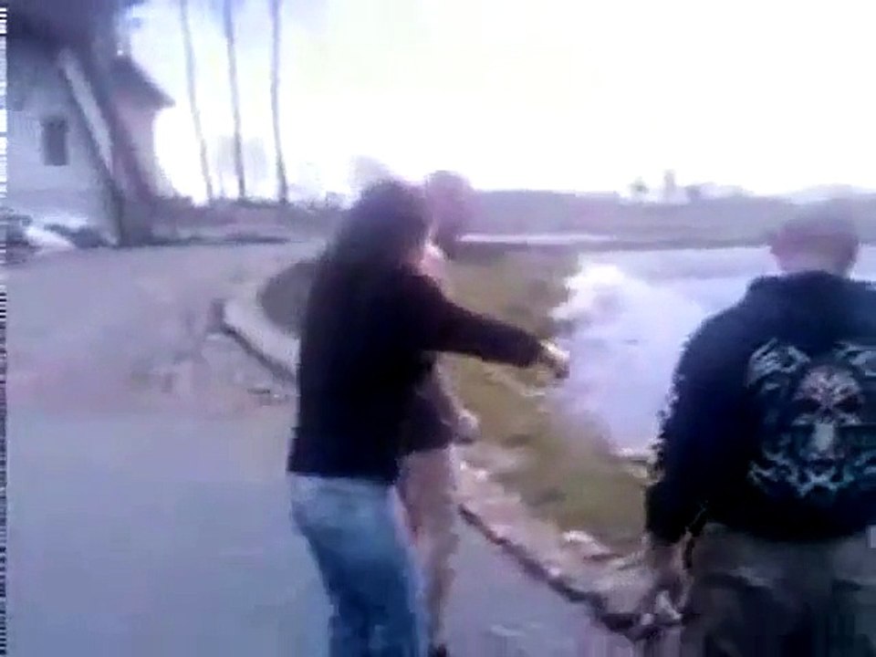 Un petit plongeon dans un lac complètement gelé