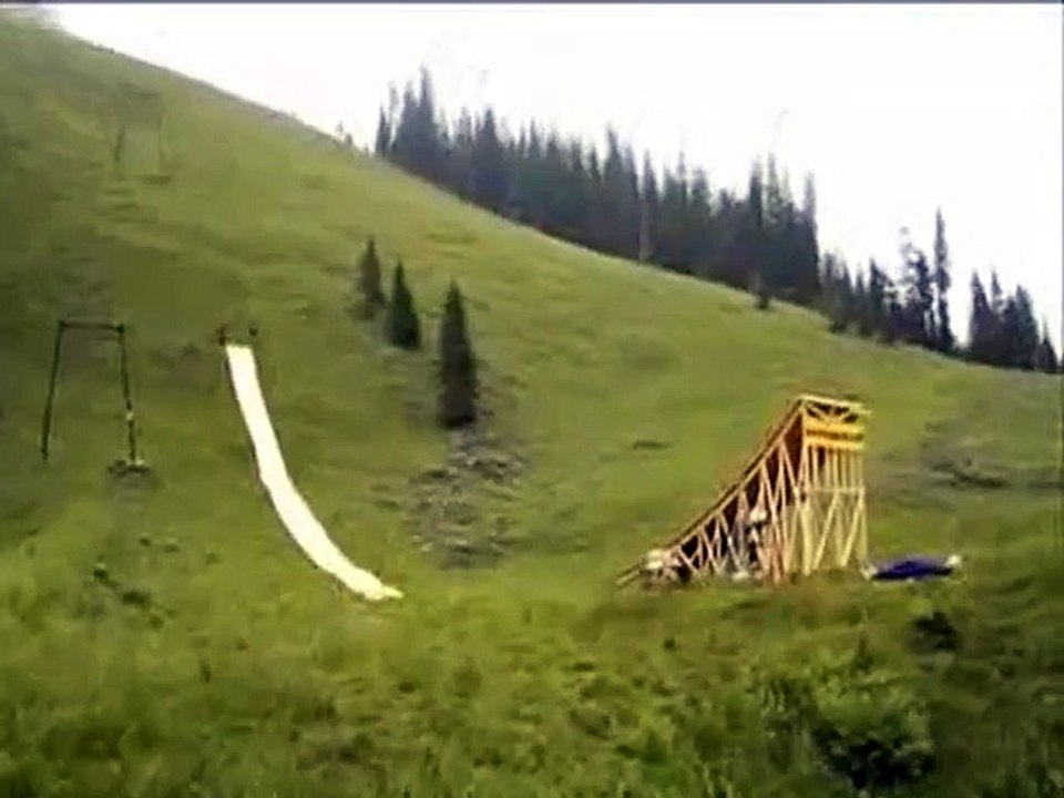 Ce gars fait un saut de malade