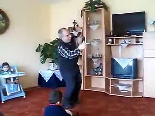 Papy fait de la danse, on sort ce soir...