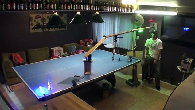 Du ping pong original et même pas réfléchi