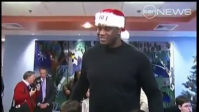 Cet homme a les plus grands pieds du monde