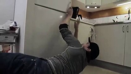 VIOLENT! Le petit déjeuner suédois!