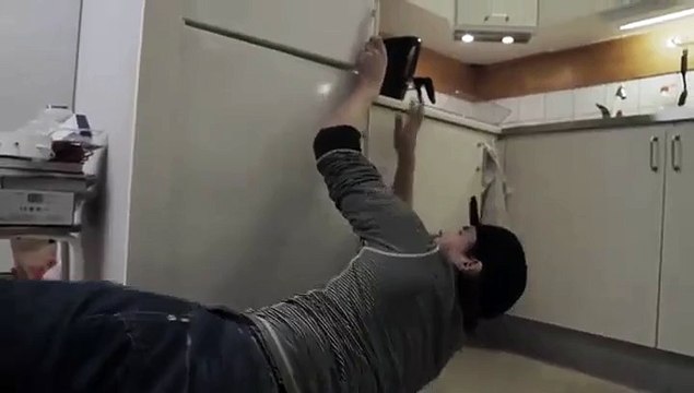 VIOLENT! Le petit déjeuner suédois!