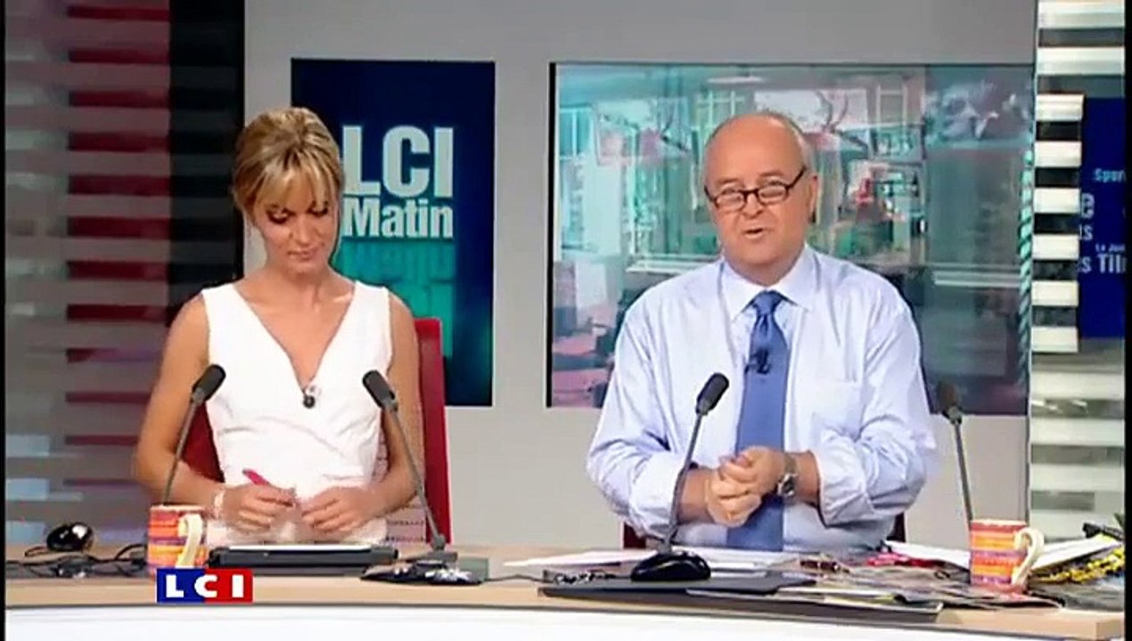 Une journaliste se fait virer et craque en direct