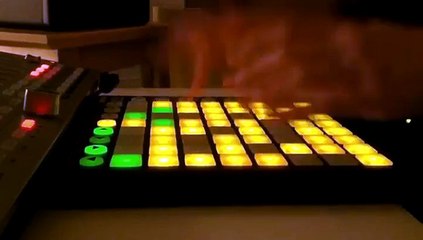 Il mixe sur plus de 30 tubes avec sa nouvelle tablette