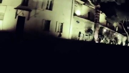 Une ville vue du ciel grâce à un oiseau