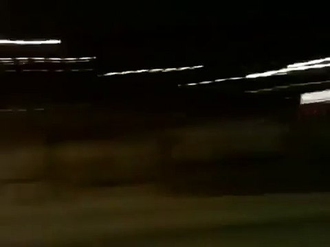 Il saute au-dessus d'une Lamborghini