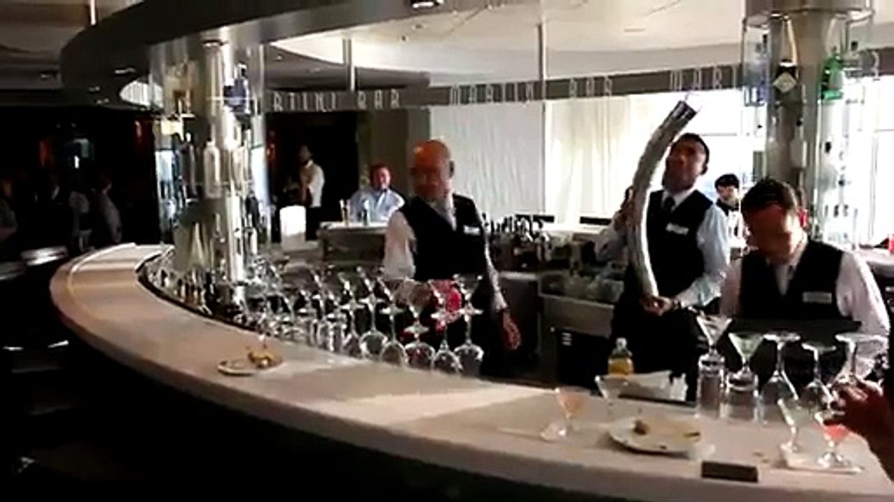 Le barman qui fait des super cocktails!