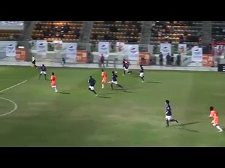 Il marque un super goal contre son propre camp!