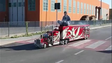 Un camion miniature mais, tellement grand