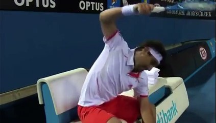 Baghdatis furax casse 4 raquettes en 30 secondes