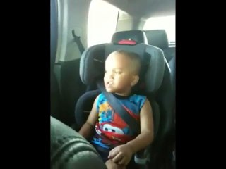 Un bébé qui chante aussi bien Bieber