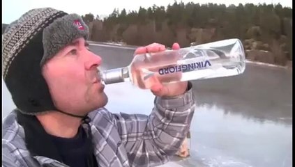 Un dingue boit un litre de Vodka sur la glace