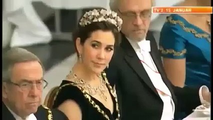 Comment regarder un décolleté en toute discrétion