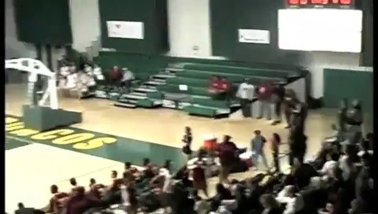Une fin de match de basket complètement folle