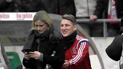 Bastian Schweinsteiger provoca risas de Claudio Pizarro con broma