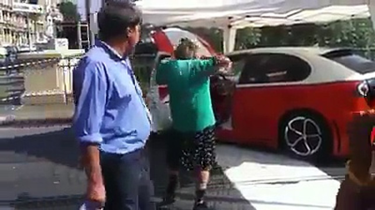 Old grandma in public