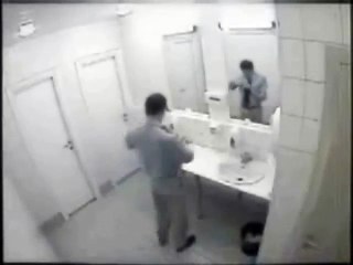 Il est interdit de fumer dans les toilettes