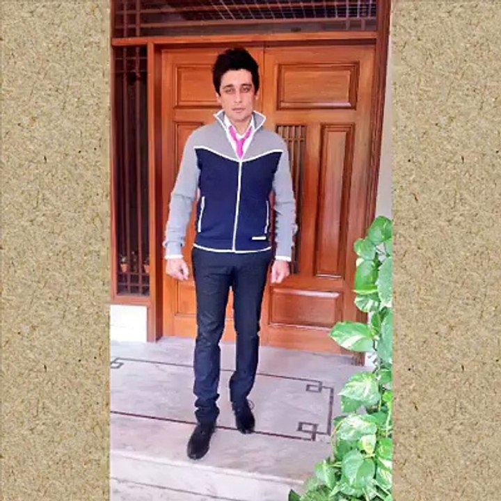 Sahir Lodhi reciting "Mujhe Tum sy muhabbat the "