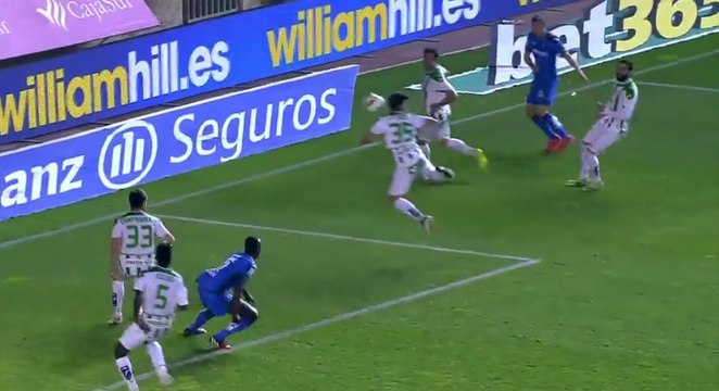Fede Vico marque un des plus beaux buts contre son camp de la saison