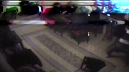 Genç kadın saldırganı tek hamlede yere yıktı