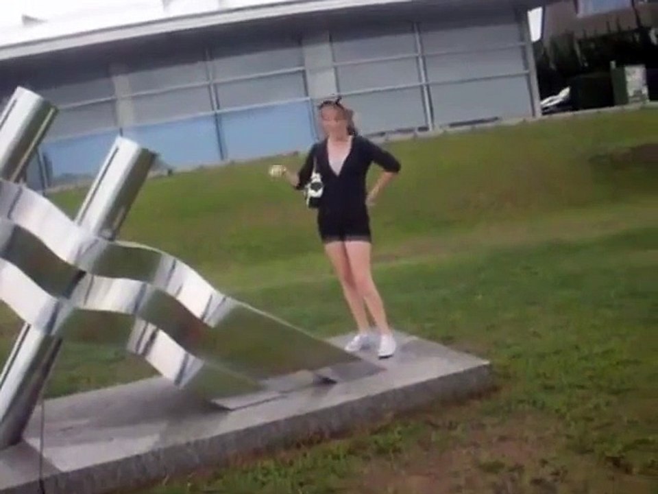 C'est toujours bien de voir une femme se torcher !