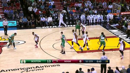 Brandon Bass défend avec une seule chaussure