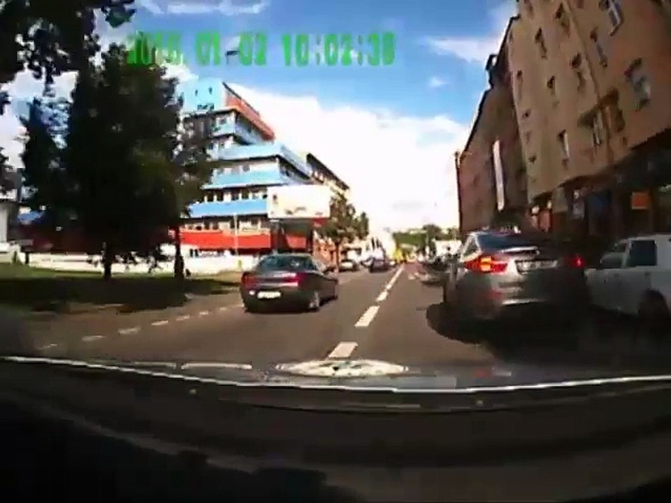 Course poursuite entre les flics et une bécane en Rep. Tchèque !