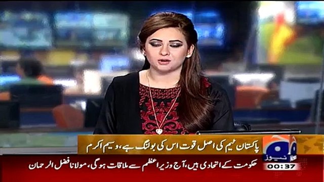 wasim akram giving tips to sohaib maqsood and umar akmal