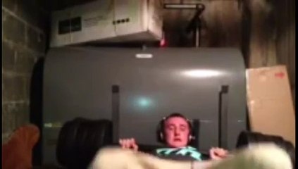 Un mec a foiré sa séance de développé couché