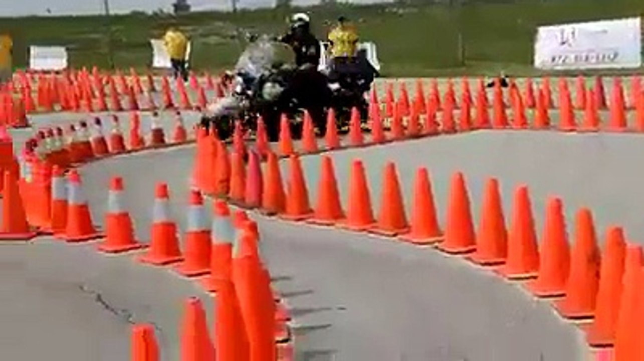 Police Motorcycle Course.Amazing