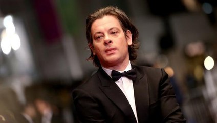 Dropped - Crash en Argentine : Benjamin Biolay déplore "l'affreuse télé-réalité" sur Twitter !