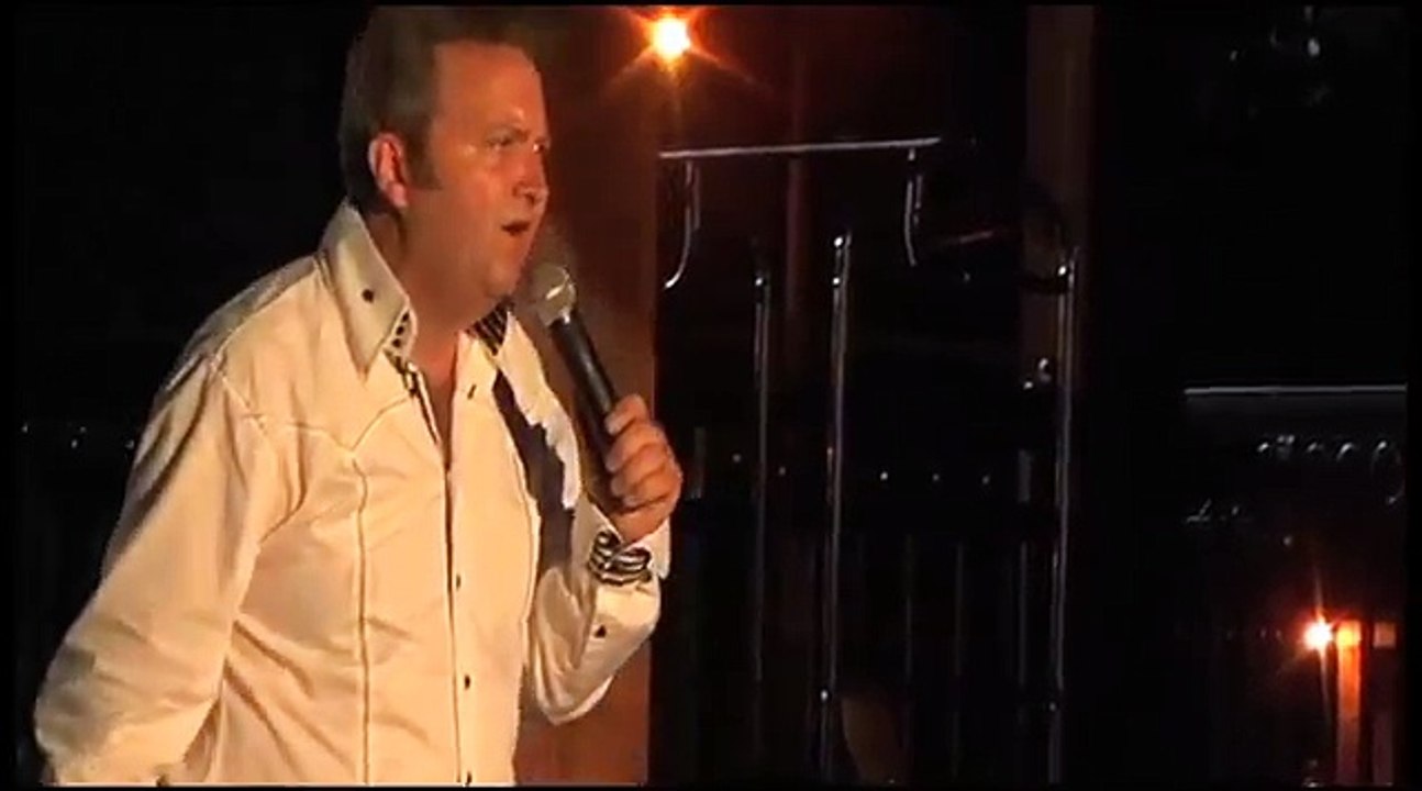 Colin Paul sings SUSPICIOUS MINDS Elvis Week ELVIS PRESLEY song video