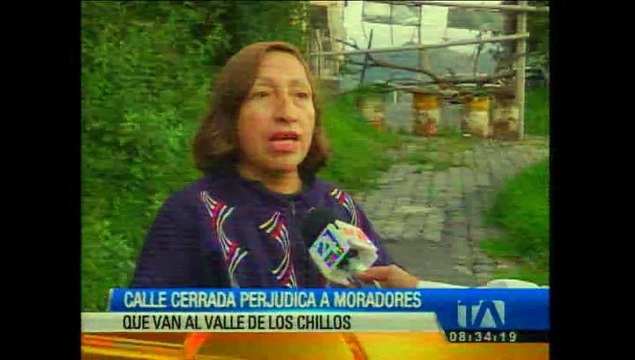 Calle cerrada perjudica a habitantes de barrios del sur oriente de Quito