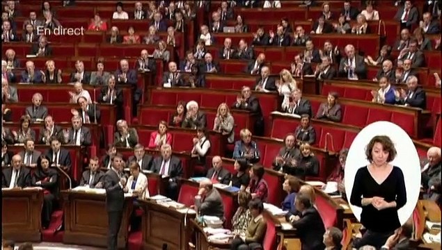 Vous trompez les petits gens lance Valls à la députée FN Marion Maréchal-Le Pen
