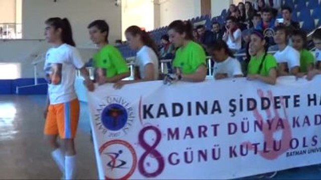 Özgecan Aslan Anısına Kadınlar Arası Dostluk Futbol Müsabakası