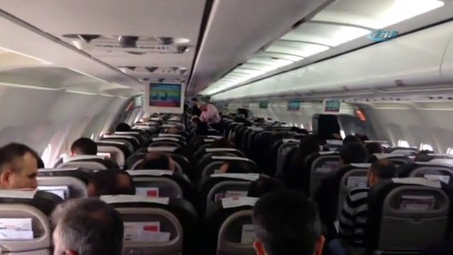 Karadenizli pilot uçakta kırdı geçirdi !