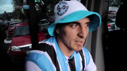 Cristian Rodríguez é recebido como ídolo na chegada a Porto Alegre