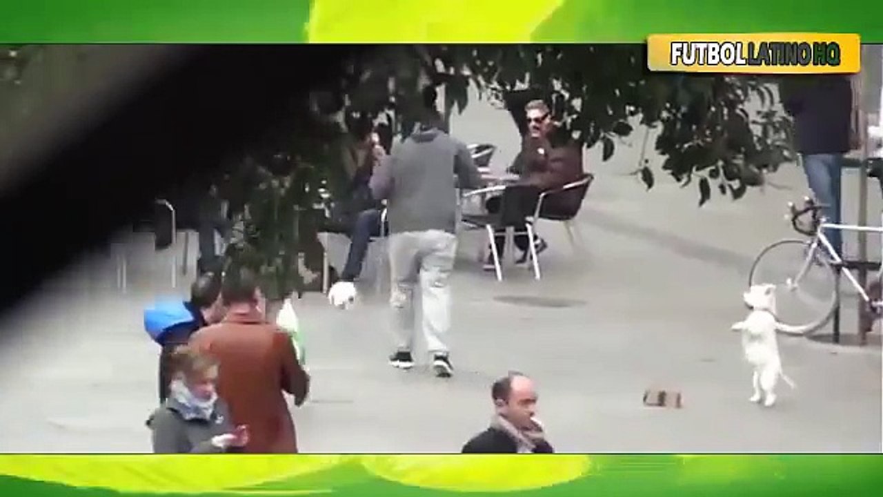 Cristiano Ronaldo mostró sus habilidades en Publico disfrazado de indigente│2015 - HD