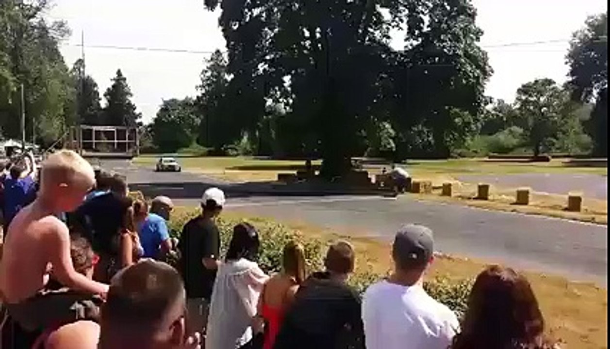 Driftte Açıları Alt Üst Eden Adam