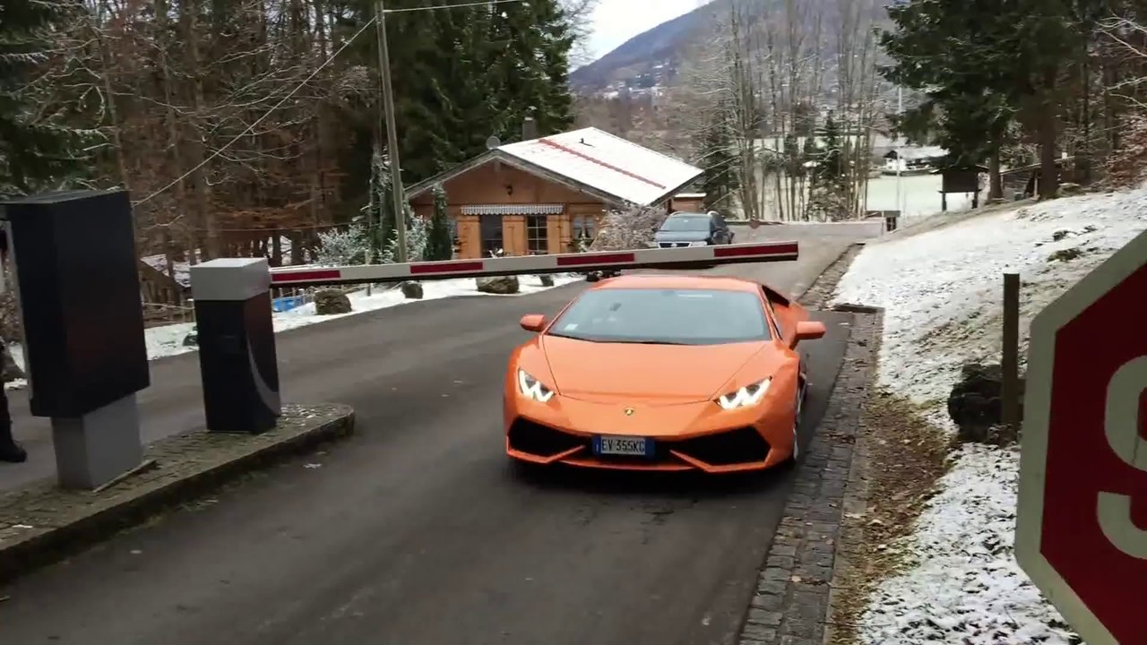A Lamborghini driver doesn't have to pay the parking... Limbo Car!