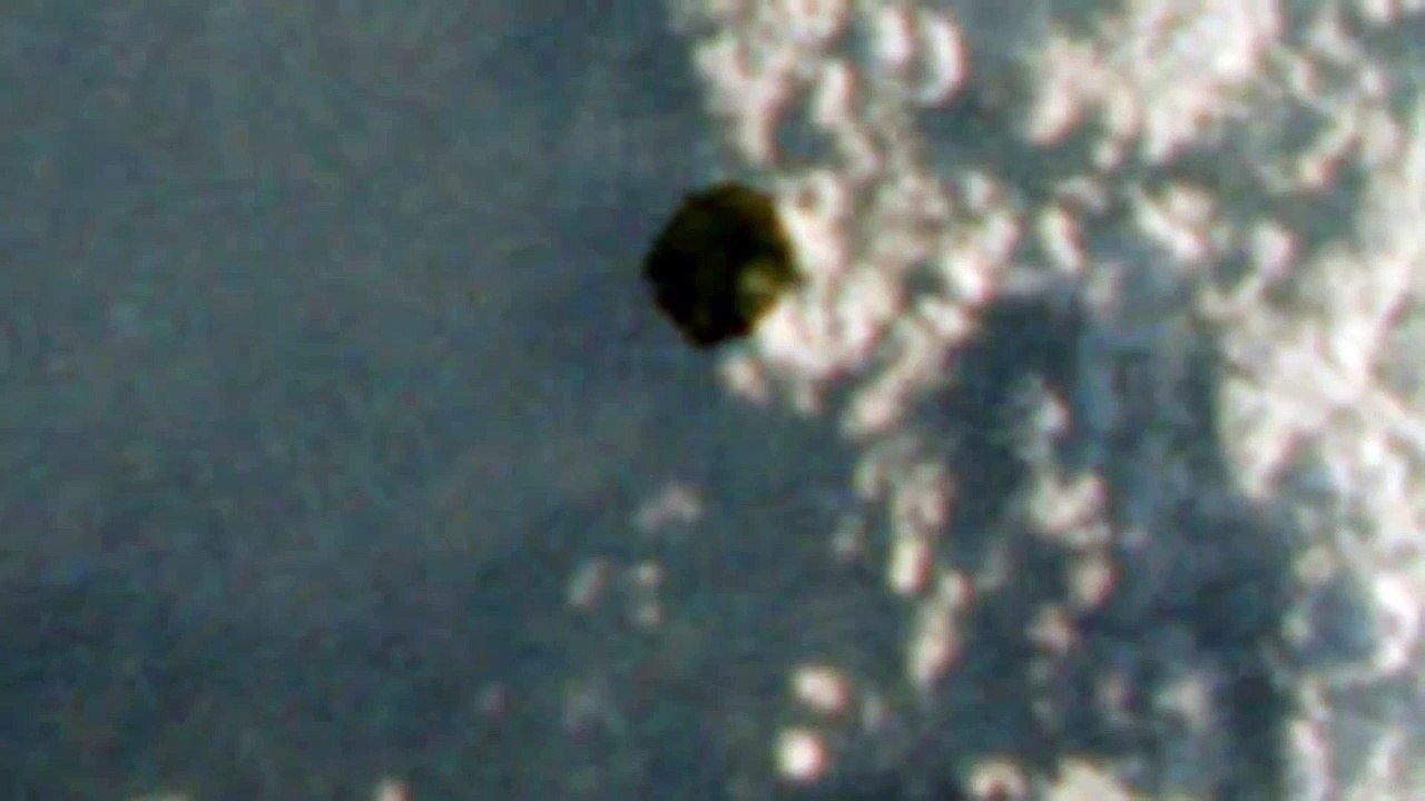 Another UFO. Gemini 12 Photo. HD