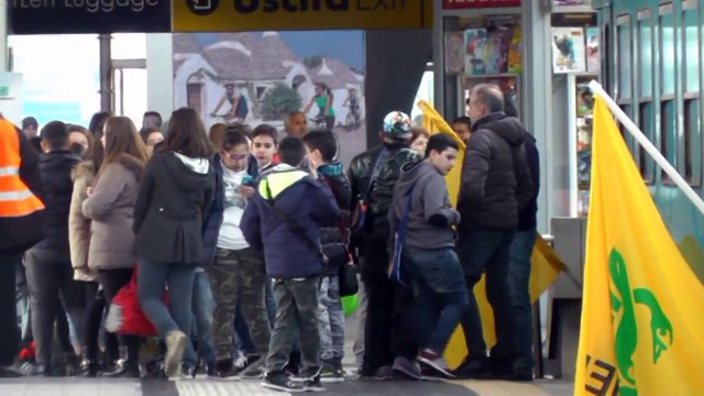 Napoli - Arriva il treno verde di Legambiente -2- (10.03.15)