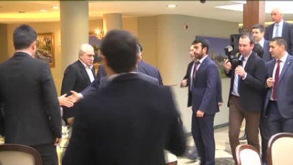 Akdoğan: "Siyasi Güç Çekişmelerinde Suriye Meselesi Açıkça Kurban Edildi"
