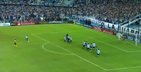 Copa Libertadores'te Harika Bir Frikik Organizasyonu