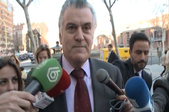 Bárcenas apunta a facturas en B en elecciones de 2004