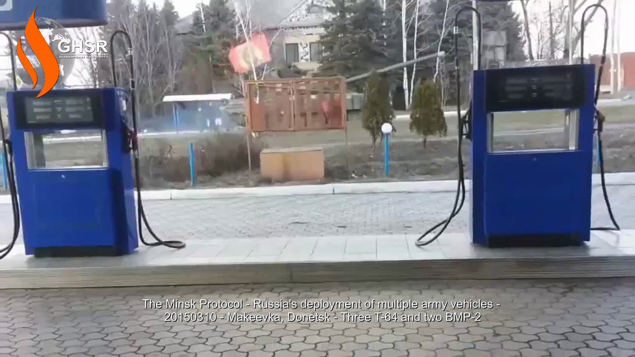 20150310 - Makeevka, Donetsk - Three T-64 and two BMP-2